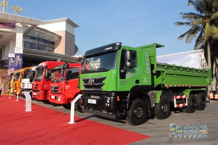 上汽紅巖工程車、牽引車細(xì)分市場“兩路開花”