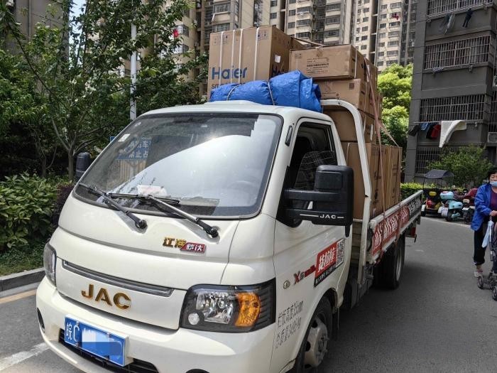 中年夫妻做建材瓷磚運輸 開江淮1卡愷達創(chuàng)造幸福生活