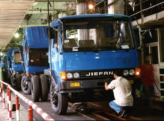 吹響解放卡車平頭化的第一聲號角-解放六平柴發(fā)展史