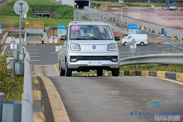 祥菱Q EV作為剛上市的新車，便敢于上賽場(chǎng)接受挑戰(zhàn)，這只證明了一件事：祥菱Q EV真金不怕火煉，超強(qiáng)產(chǎn)品力毋庸置疑！