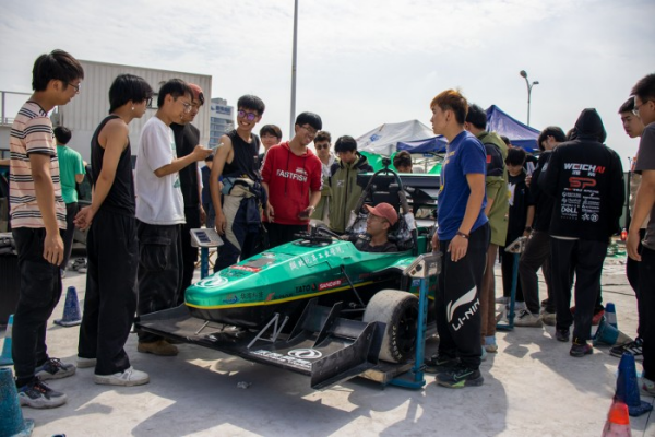 東風(fēng)HUAT車隊(duì)再展風(fēng)采 榮戰(zhàn)2023中國(guó)大學(xué)生方程式汽車大賽!