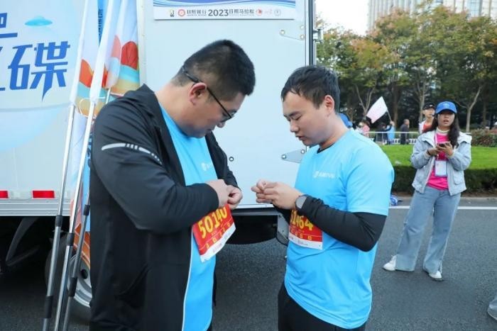 賽事官方唯一指定用車 飛碟汽車與跑友們共赴“日馬”之約！