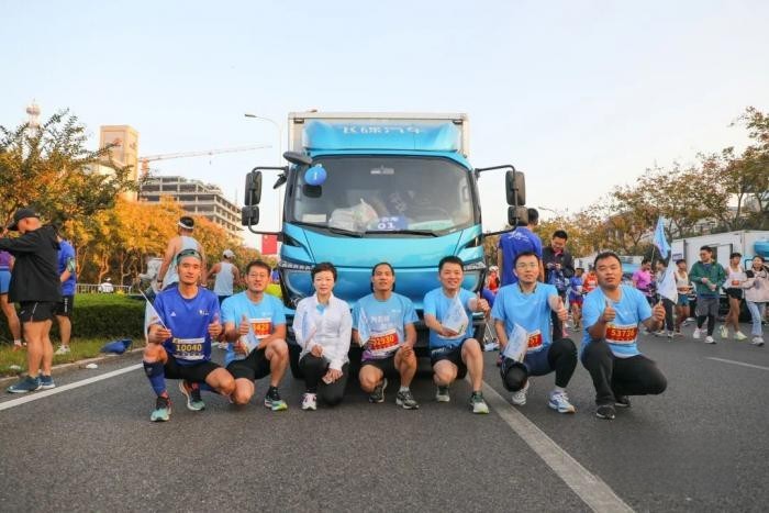 賽事官方唯一指定用車 飛碟汽車與跑友們共赴“日馬”之約！